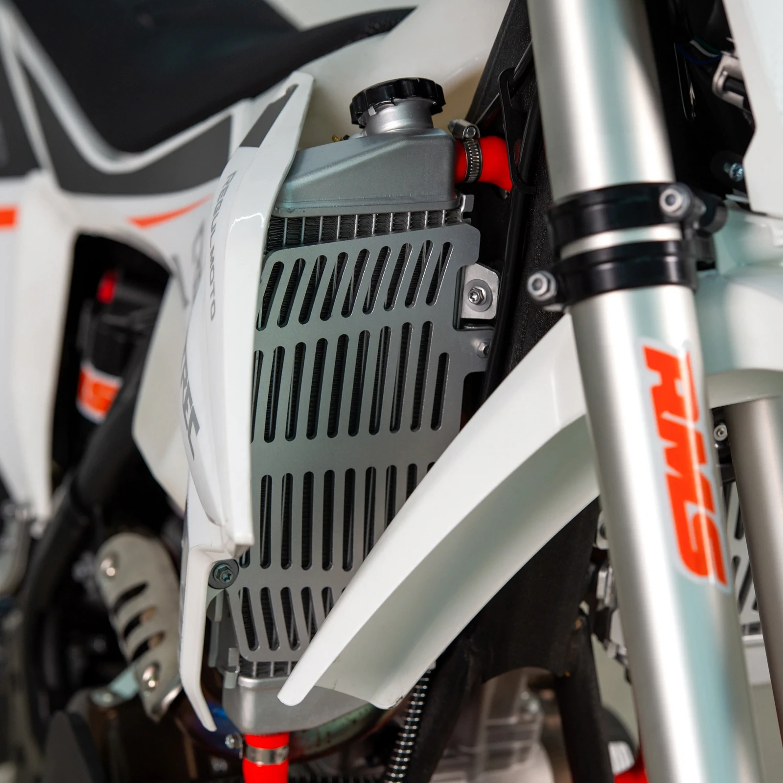 Купить мотоцикл RegulMoto Crosstrec 300 с бесплатной доставкой без переплат + ПТС и рассрочка